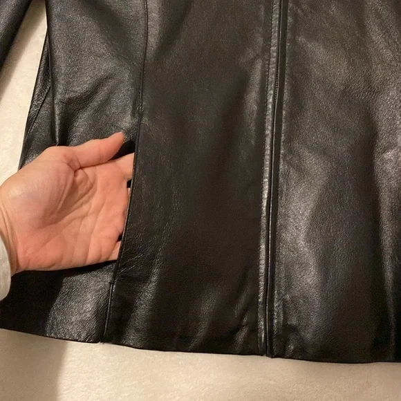 Women’s Wilson Black Leather Zip Up Jacket. EUC Sz. M - Picture 6 of 13